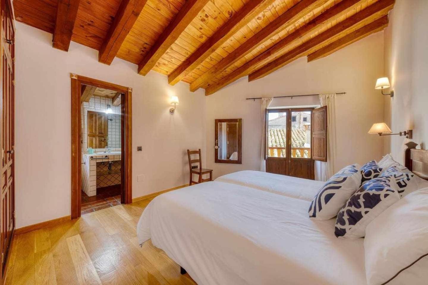 Cuesta Del Reloj Casa de hóspedes Piedralaves Exterior foto