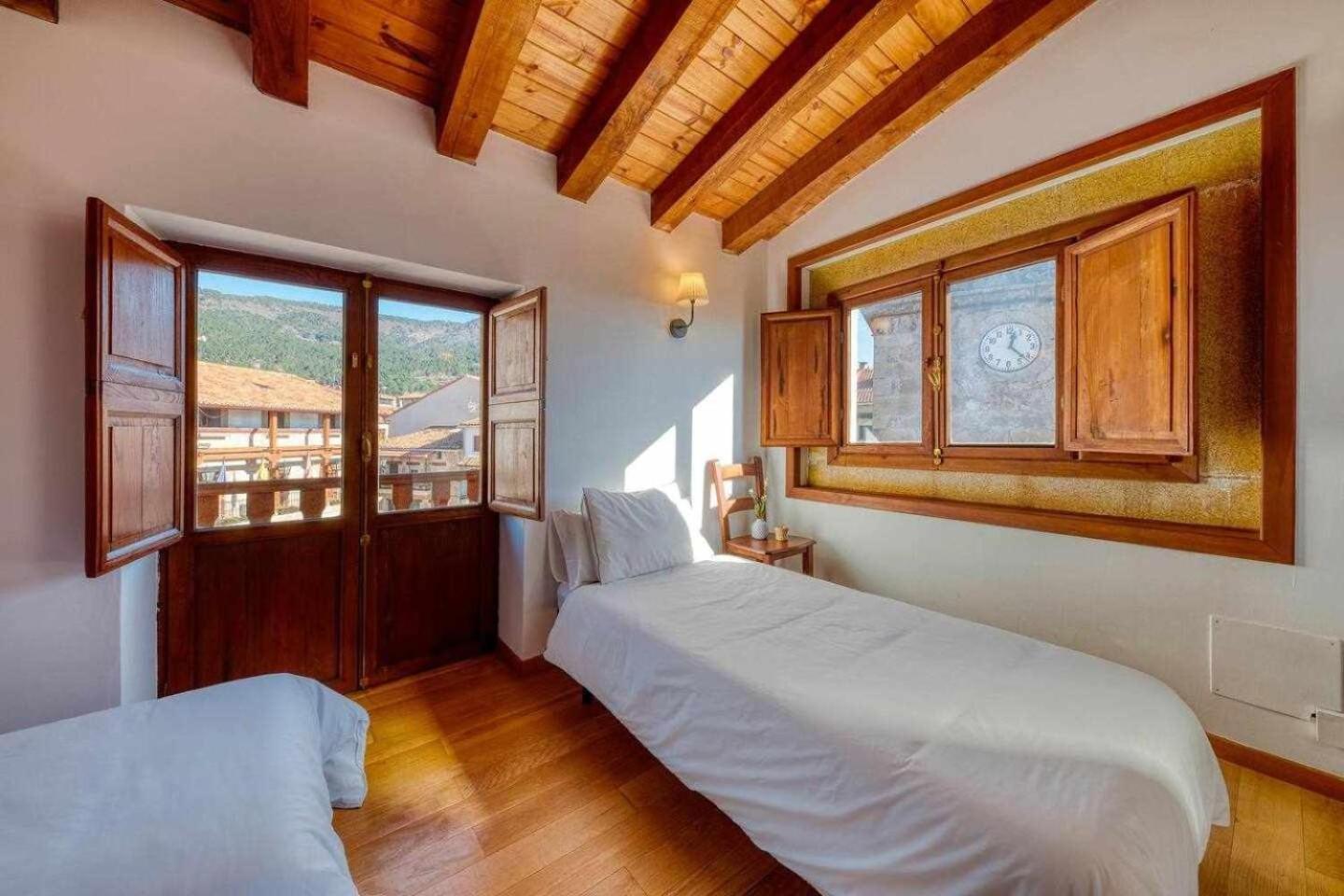 Cuesta Del Reloj Casa de hóspedes Piedralaves Exterior foto