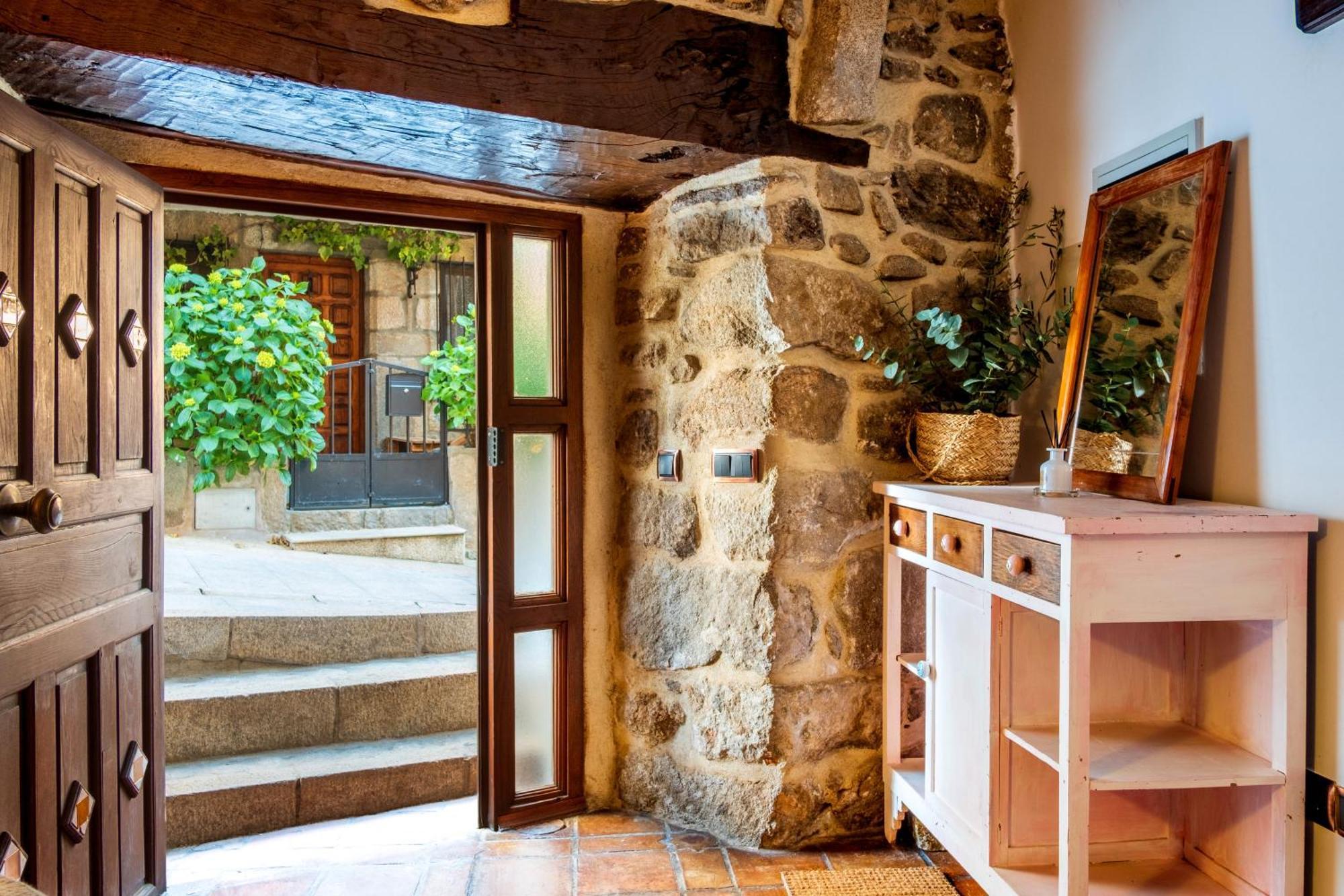 Cuesta Del Reloj Casa de hóspedes Piedralaves Exterior foto